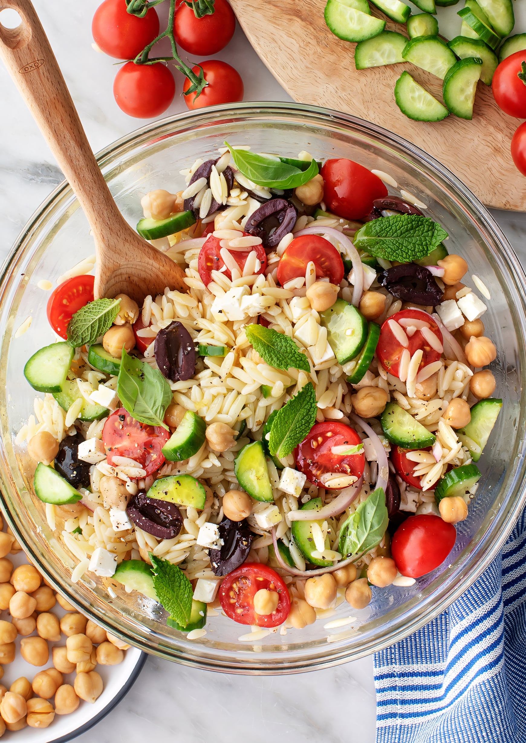 Nutritious Greek Orzo Salad: A Versatile & Veggie-Packed Dish